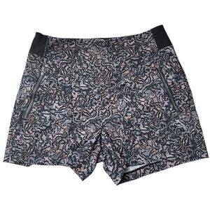 Athleta Trekkie North Shorts - Kinetic Abstract Black - Women's size 8